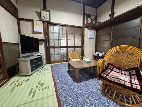 9SDK Traditional House with Farmland in Tokamachi, Niigata - Thumbnail 3