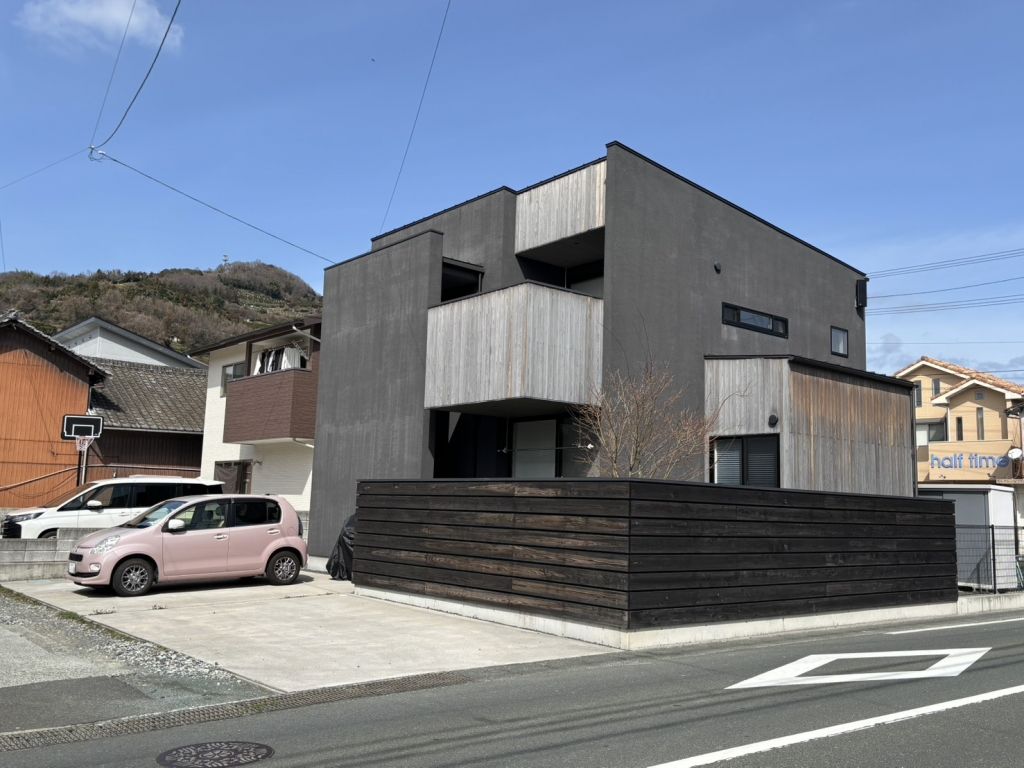 3LDK Detached House for Sale in Yawatahama, Ehime - 111 sqm - Thumbnail 2