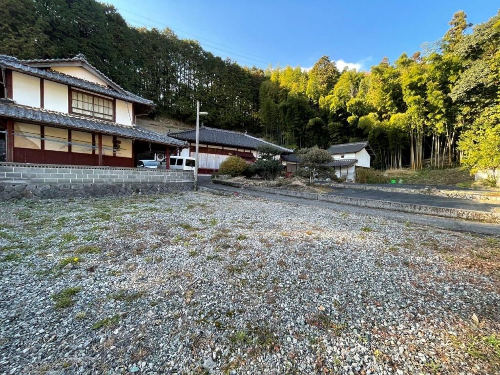 Refurbished 5DK Traditional House for Rent in Seiyo City, Ehime - Thumbnail 3