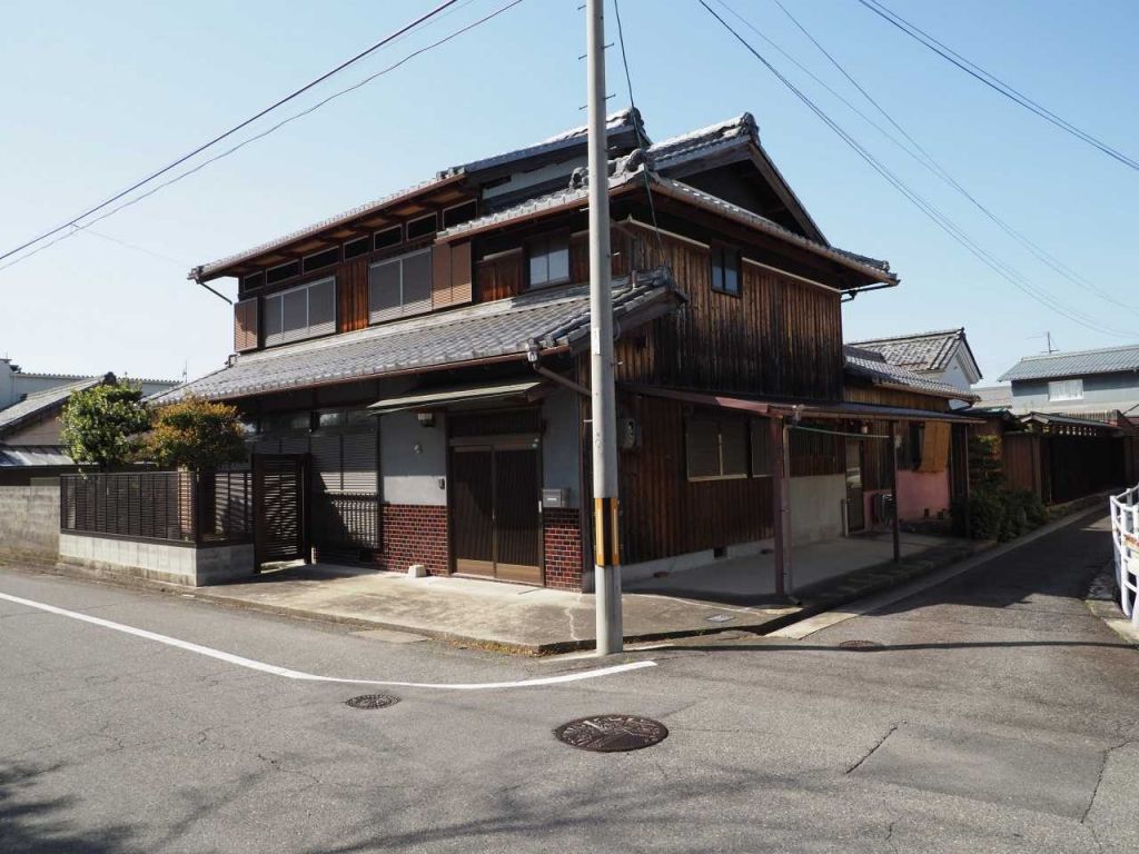 8DK House for Sale in Hino Town, Shiga Prefecture - Thumbnail 2