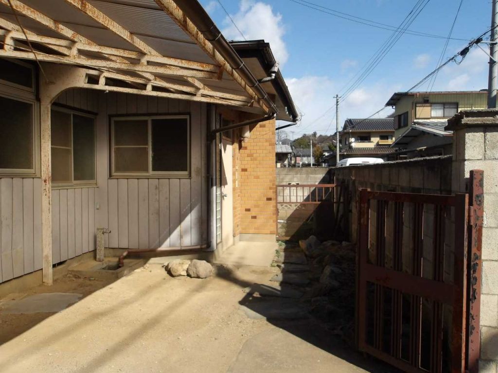 8LDK House for Sale in Kiryu, Gunma - 312.56 sqm Land - Thumbnail 3