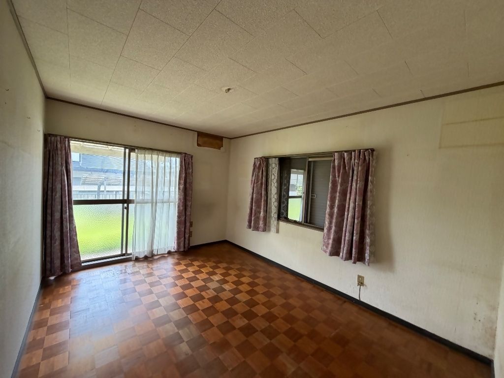 5LDK Detached House for Sale in Mihara, Hiroshima Prefecture - Thumbnail 3
