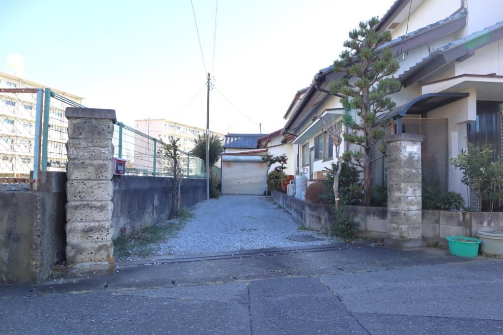 4LDK Detached House for Sale in Tochigi City, Tochigi - Thumbnail 2