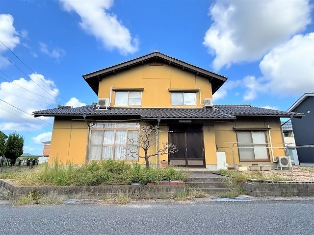 5DK Detached House with Garden for Sale in Kurayoshi, Tottori - Thumbnail 2