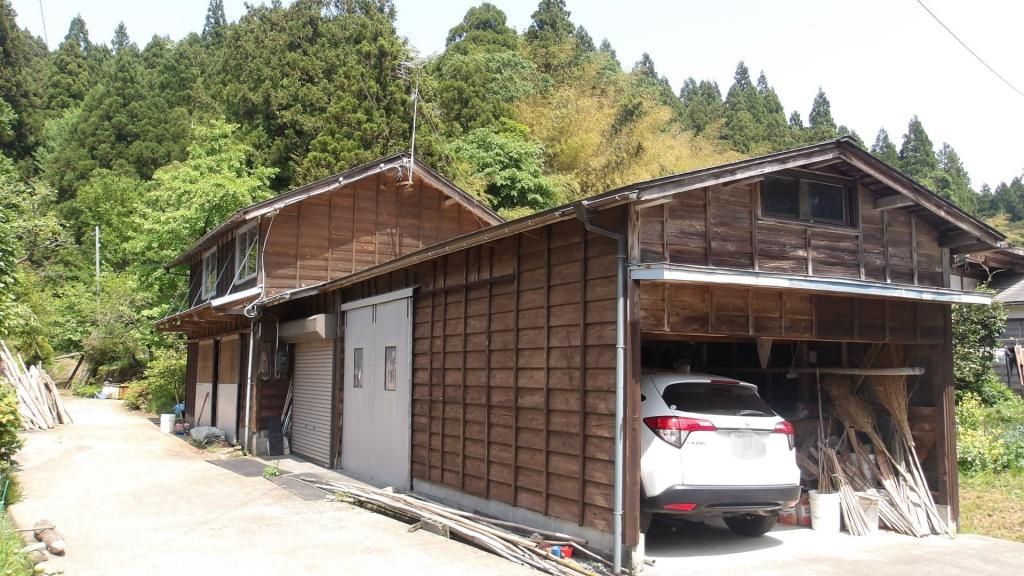 8-Room Traditional House on 826 sqm Corner Lot in Izumozaki - Thumbnail 2