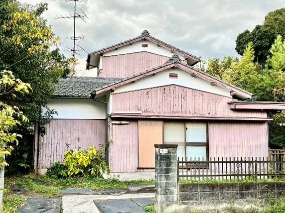 Spacious 5DK House for Sale in Saijo City, Ehime - Thumbnail 2