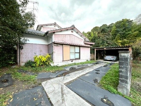 Spacious 5DK House for Sale in Saijo City, Ehime - Thumbnail 3