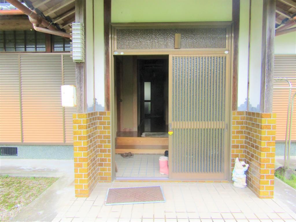 Farmland House for Sale in Kamigori, Hyogo - 6DK with Mountain Views - Thumbnail 4