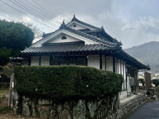 7LDK House for Sale or Rent Near Ireno Station, Higashihiroshima - Image 1