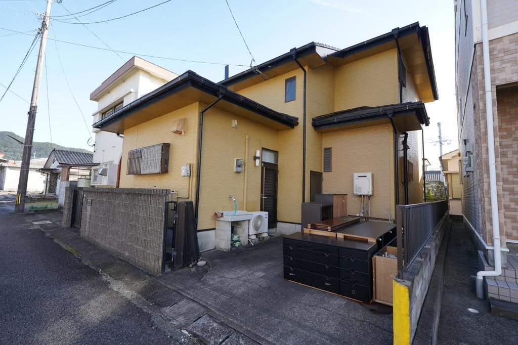 3DK Wooden House for Sale in Makurazaki, Kagoshima - Akiya Bank - Thumbnail 3