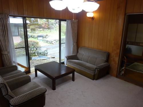 9DK House with Detached Unit & Farmland for Sale in Tsu, Mie - Thumbnail 2