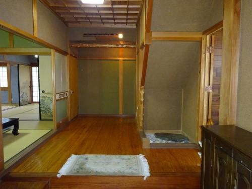 9DK House with Detached Unit & Farmland for Sale in Tsu, Mie - Thumbnail 4