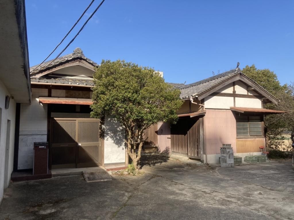 7DK Detached House for Renovation in Minamiawaji, Hyogo - Thumbnail 2