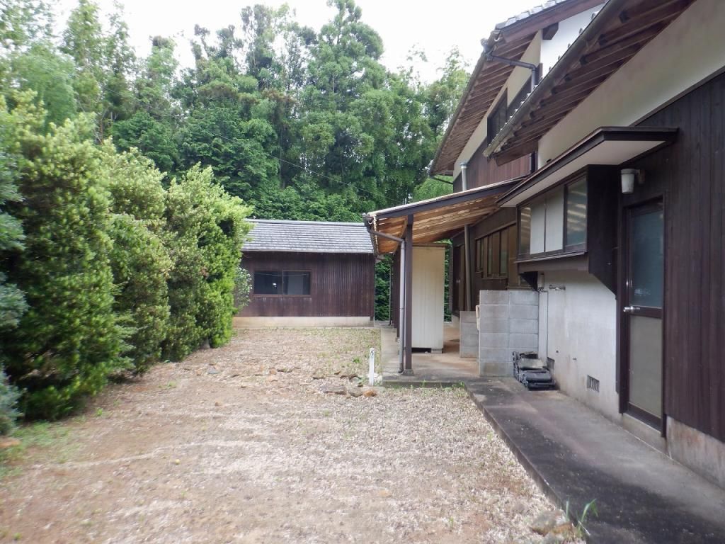 Traditional 5DK House for Sale in Hirado City, Nagasaki - Thumbnail 3