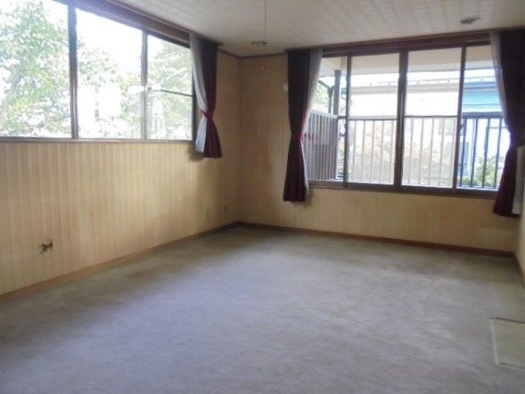 7DK Family House for Sale in Yamagata City's Torii-ga-oka - Thumbnail 2