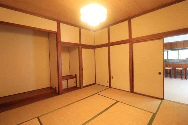 Solar-Powered 4LK Home in Azumino with Mountain Views - Thumbnail 3