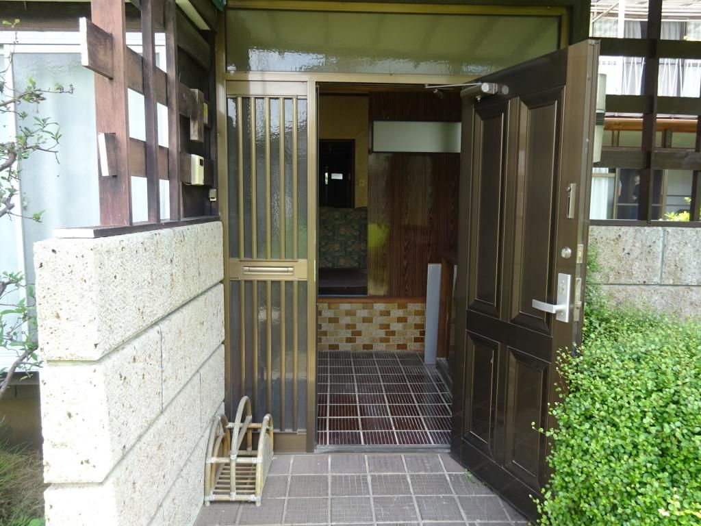Traditional 10DK Japanese Wooden House with Courtyard in Moka - Thumbnail 2