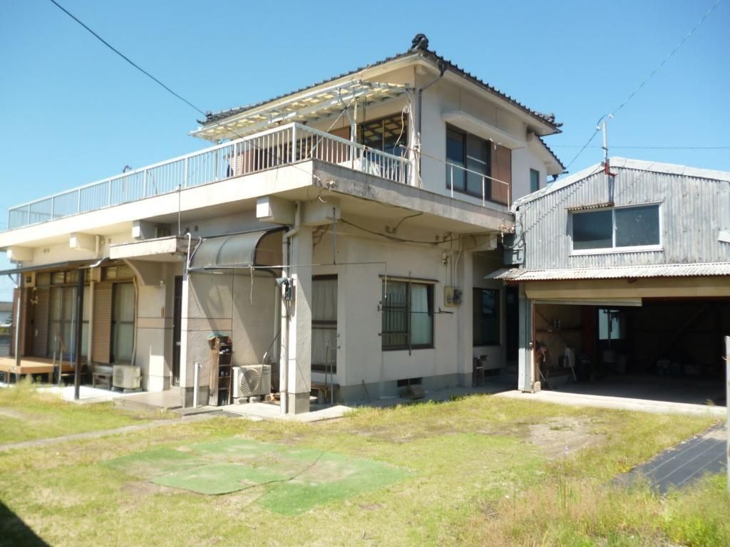5LDK House for Sale in Ichikikushikino City, Kagoshima - Thumbnail 2