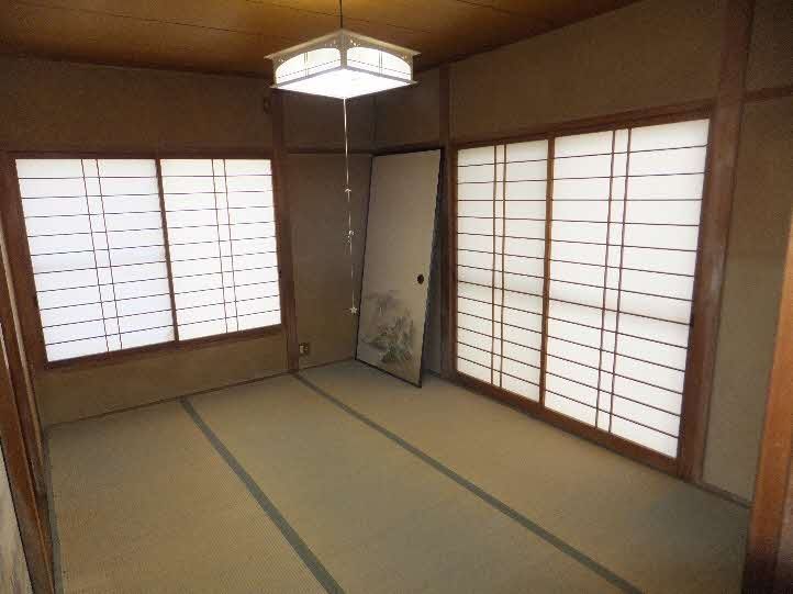 5DK Detached House with Garden in Ishii, Tokushima for Sale - Thumbnail 2