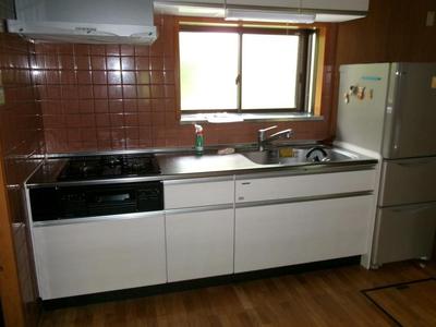 4LDK House in Kokonoe with Mountain Views — Image 1, Kokonoe, Oita