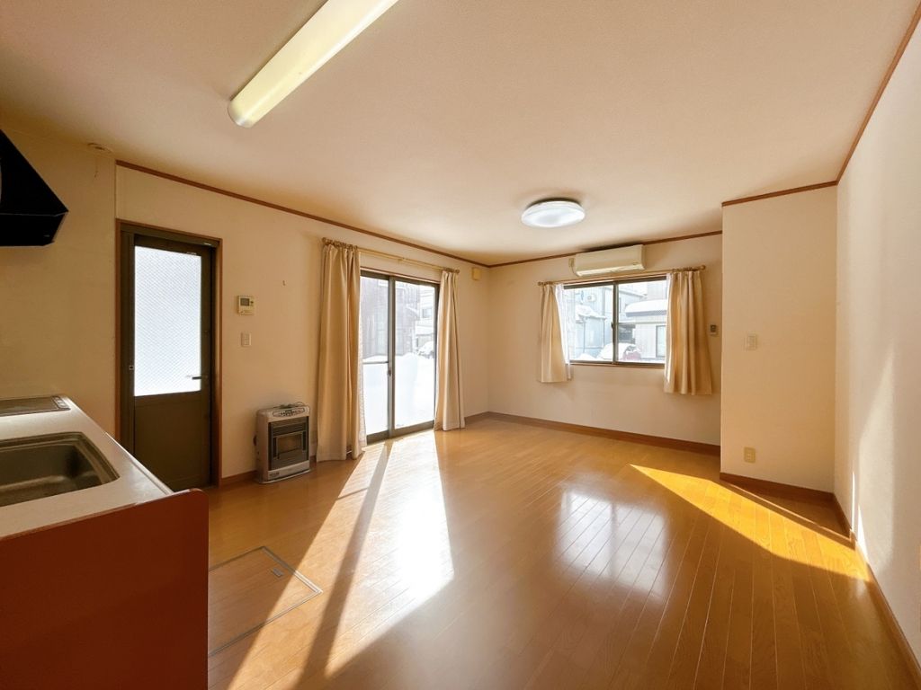 Detached House for Sale in Daisen City, Akita - 1LDK, 56.9 sqm - Thumbnail 2