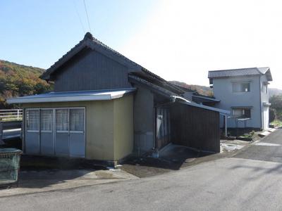 Spacious Property Near the Sea — Image 1, Bungotakada, Oita