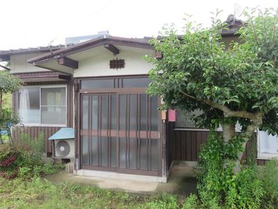 Compact Single-Storey Property with Garden in Bungo Takada — Image 1, Bungotakada, Oita