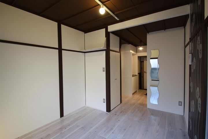 Retro Wa-Yo Fusion Rental Apartment in Tokyo - Thumbnail 2