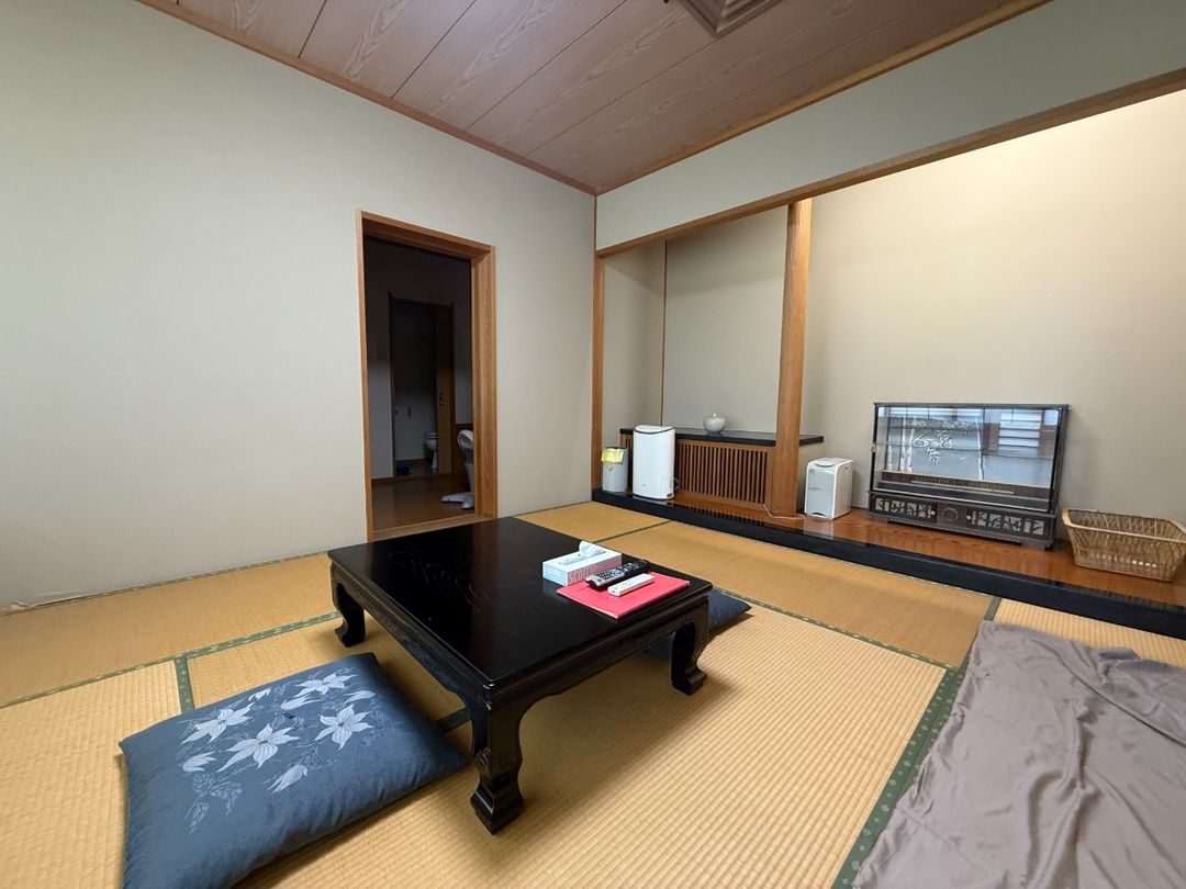 1LDK Apartment for Sale in Atami, Shizuoka with Ocean View - Thumbnail 4