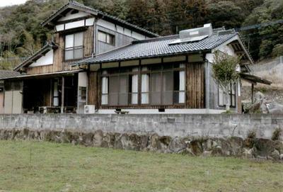 Natural 2-storey Property Near Hot Springs — Image 1, Bungotakada, Oita