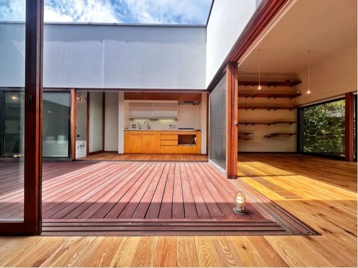 Single-Story House with Courtyard in Chigasaki, Kanagawa - Thumbnail 2