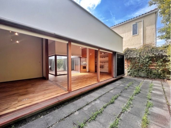 Single-Story House with Courtyard in Chigasaki, Kanagawa - Thumbnail 4