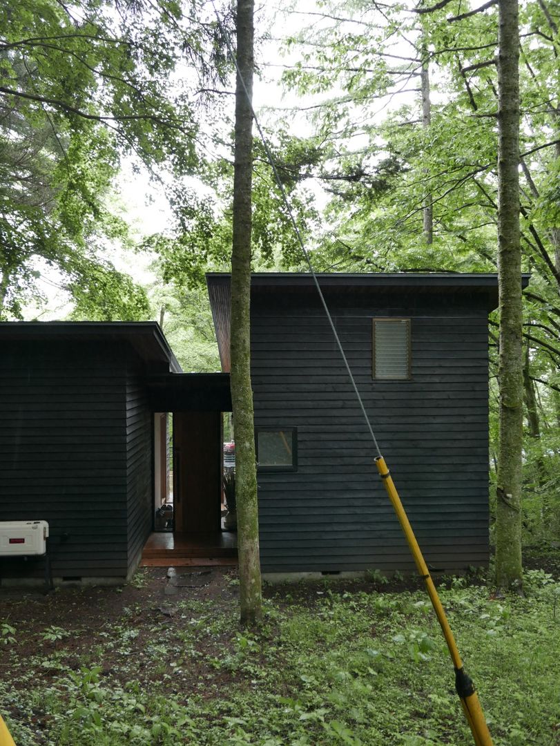 Shigeru Uchida Designed Forest House in Yamanakako - Thumbnail 3