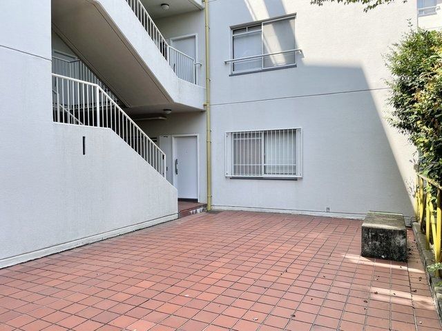 Renovated Senrioka Danchi Apartment in Suita, Osaka - Thumbnail 2