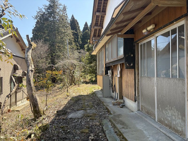 4DK Japanese-Style House with Barn on 967 Tsubo in Isumi City - Thumbnail 2