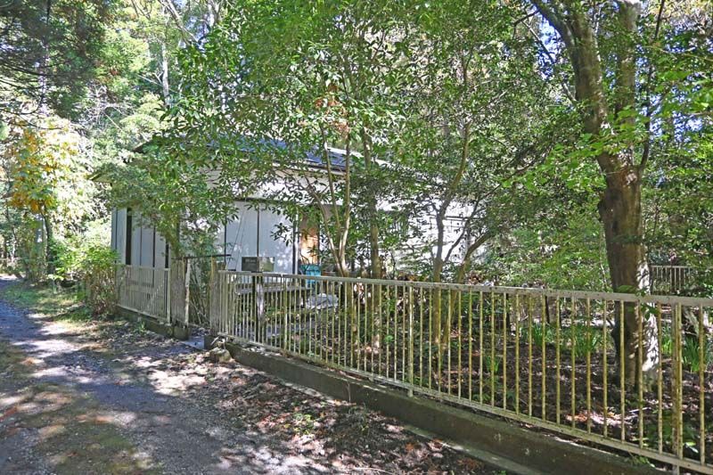 Land with Old House for Sale in Isumi City, Chiba – 1,358 sqm - Thumbnail 3