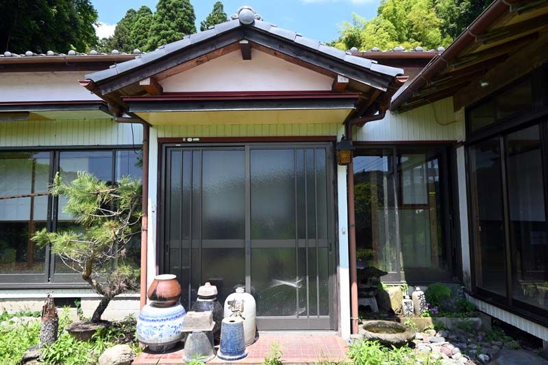 Large Land with Old Houses for Sale in Chonan-machi, Chiba - 6792 sqm - Thumbnail 3
