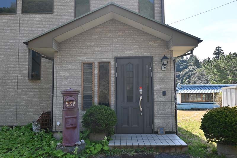 Lakefront House with Panoramic Views in Ichinomiya, Chiba - Thumbnail 4