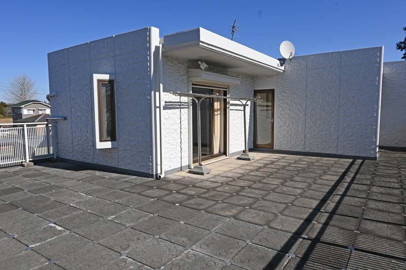 6LDK Reinforced Concrete House on Large Lot in Oamishirasato, Chiba - Thumbnail 2