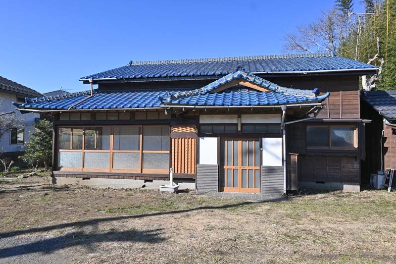 Showa Retro House for Sale in Shirako, Chiba - 241 Tsubo Land - Thumbnail 2