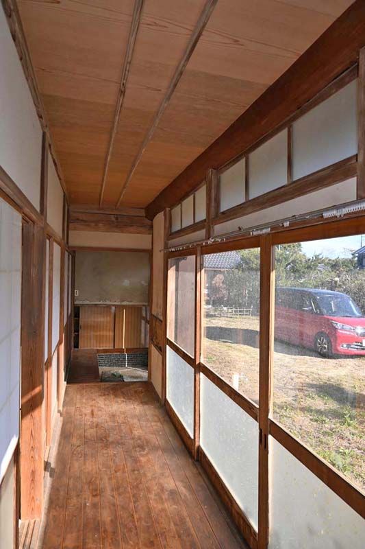 Showa Retro House for Sale in Shirako, Chiba - 241 Tsubo Land - Thumbnail 3