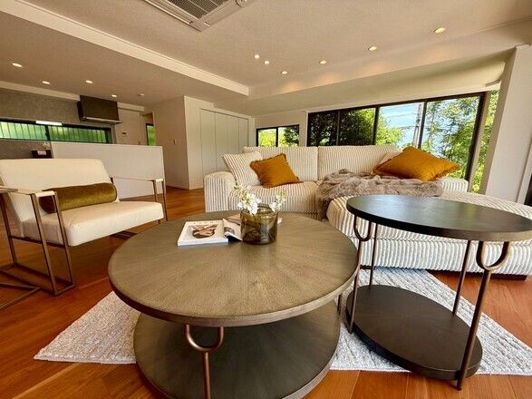 Renovated Izu Villa with Private Pool and Onsen on 1303 sqm - Thumbnail 3