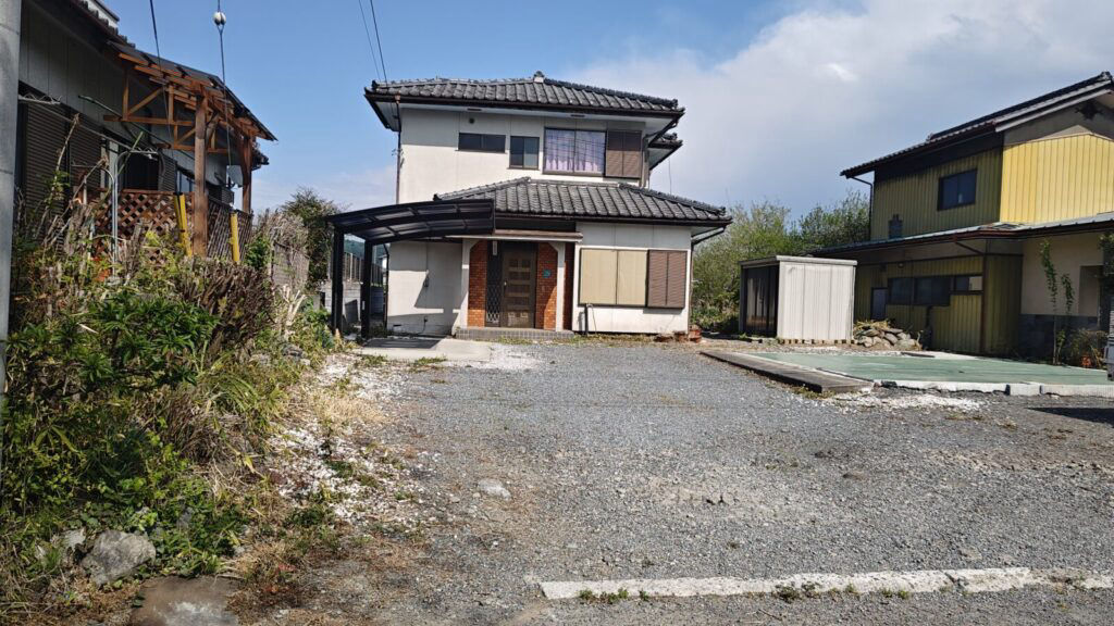 Spacious 1981 house on 394m² plot in Ogano Town - Thumbnail 3
