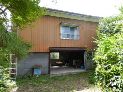 Used house in Misawa, Minano-machi! There is a detached building with a warehouse on the first floor! The spacious space can be used in many ways! You can use it as a garage for your motorcycle, a studio for creative activities, a workshop, etc. Your dreams can expand with a little ingenuity! There is also a field! | Chichibu Vacant House Bank — Image 4, Minano, Saitama