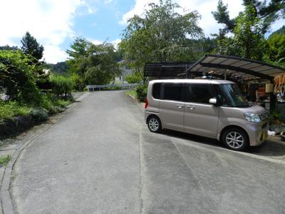 Used house in Misawa, Minano-machi! There is a detached building with a warehouse on the first floor! The spacious space can be used in many ways! You can use it as a garage for your motorcycle, a studio for creative activities, a workshop, etc. Your dreams can expand with a little ingenuity! There is also a field! | Chichibu Vacant House Bank — Image 1, Minano, Saitama