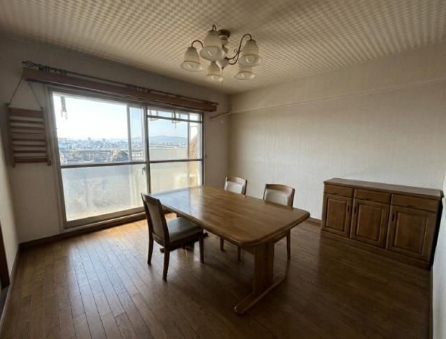 4LDK Used Apartment for Sale in Fukuyama, Hiroshima - Image 1