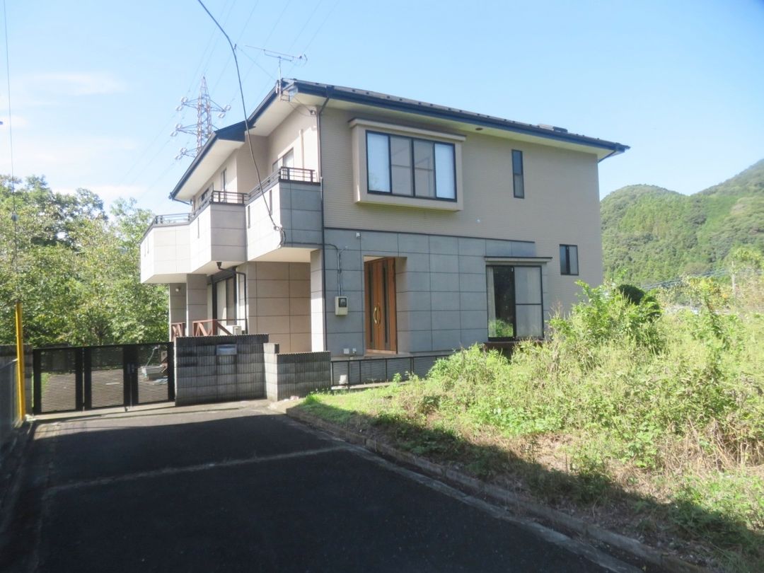 Spacious 2000-Built House in Scenic Nagatoro, Saitama - Thumbnail 4