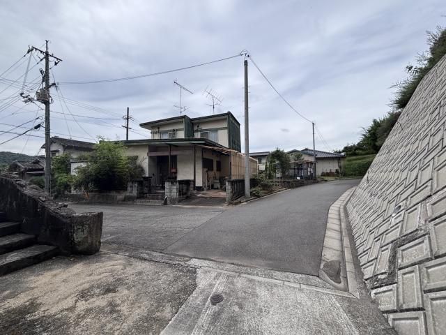 Used Detached House 5DK 105.98 sqm in Kannabe-cho, Fukuyama, Hiroshima - Thumbnail 4