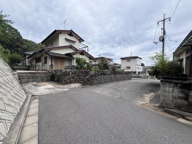 Used Detached House 5DK 105.98 sqm in Kannabe-cho, Fukuyama, Hiroshima - Thumbnail 3