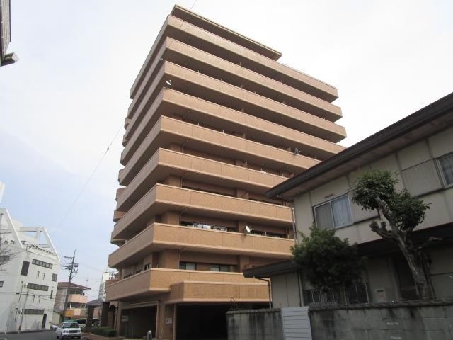 Renovated 1LDK Apartment 71.5m² in Fukuyama, Hiroshima - Thumbnail 2